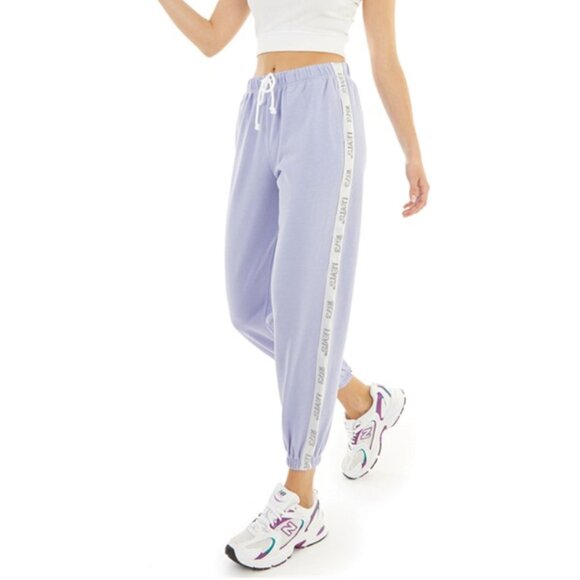 NWT Levi's  Graphic Minimal Taping Laundry Sweat Pants Lilac XXL - Picture 1 of 13